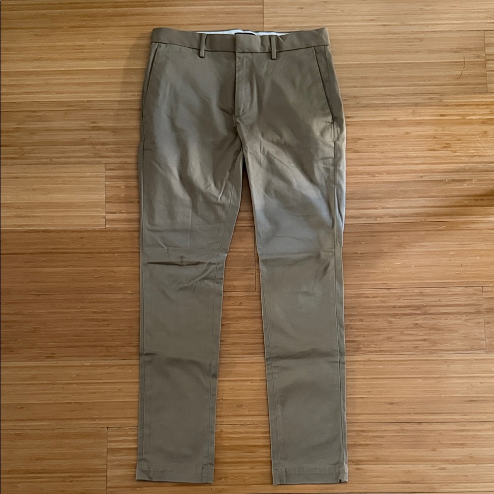 Banana Republic Slim-Fit Fulton Rapid Movement Chino in Tan/Khaki, 30x32